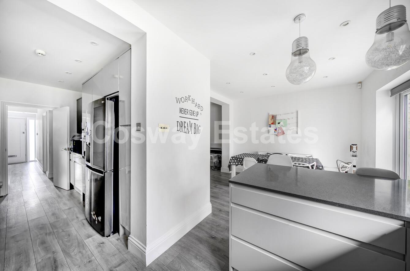 Derwent Avenue, Mill Hill